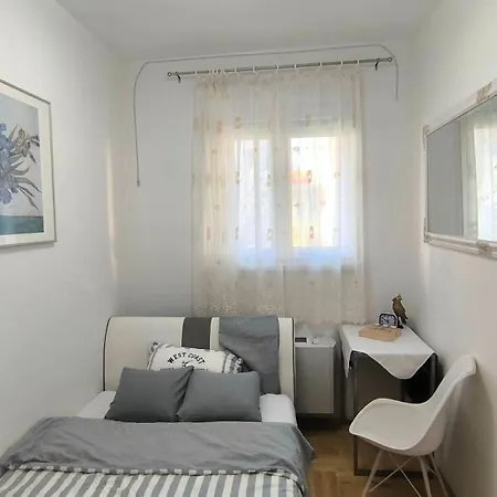 Center 2-bedroom With Private Garage, * ビイェリナ